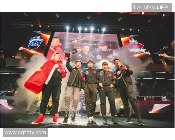 电竞新闻和平精英巨献揭秘FPX选手个人能力与团队协作的完美结合